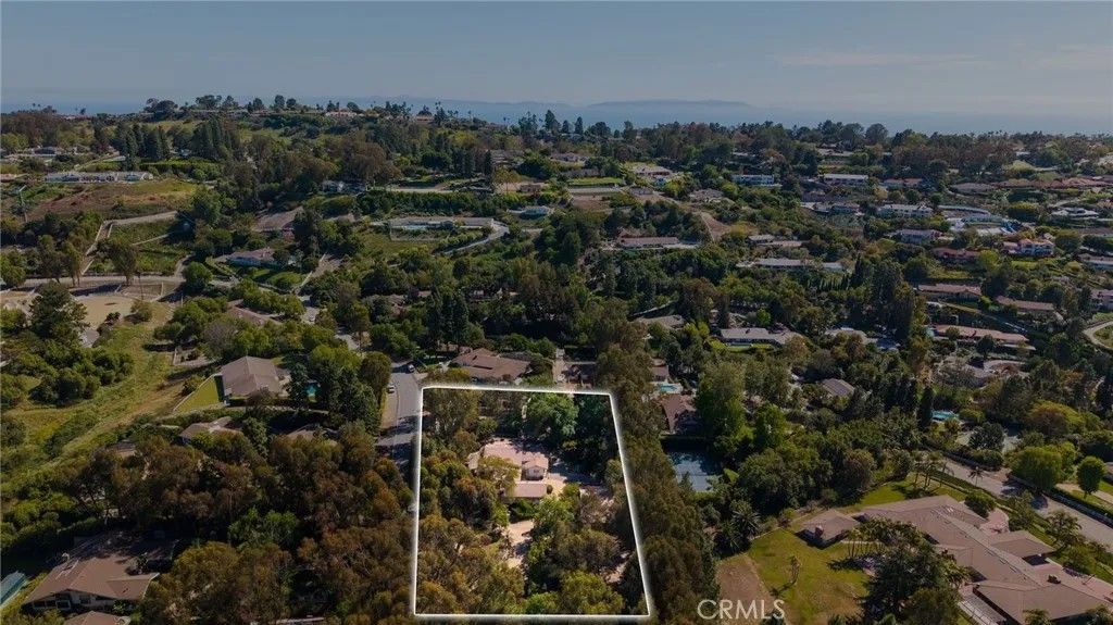 Photo of 14 Johns Canyon Road, Rolling Hills, CA 90274 (MLS # SB26088047)