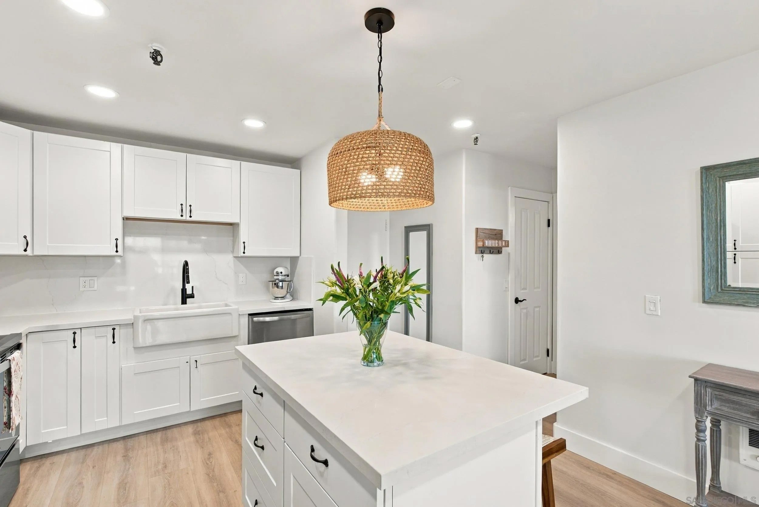 4015 Crown Point Dr 104
