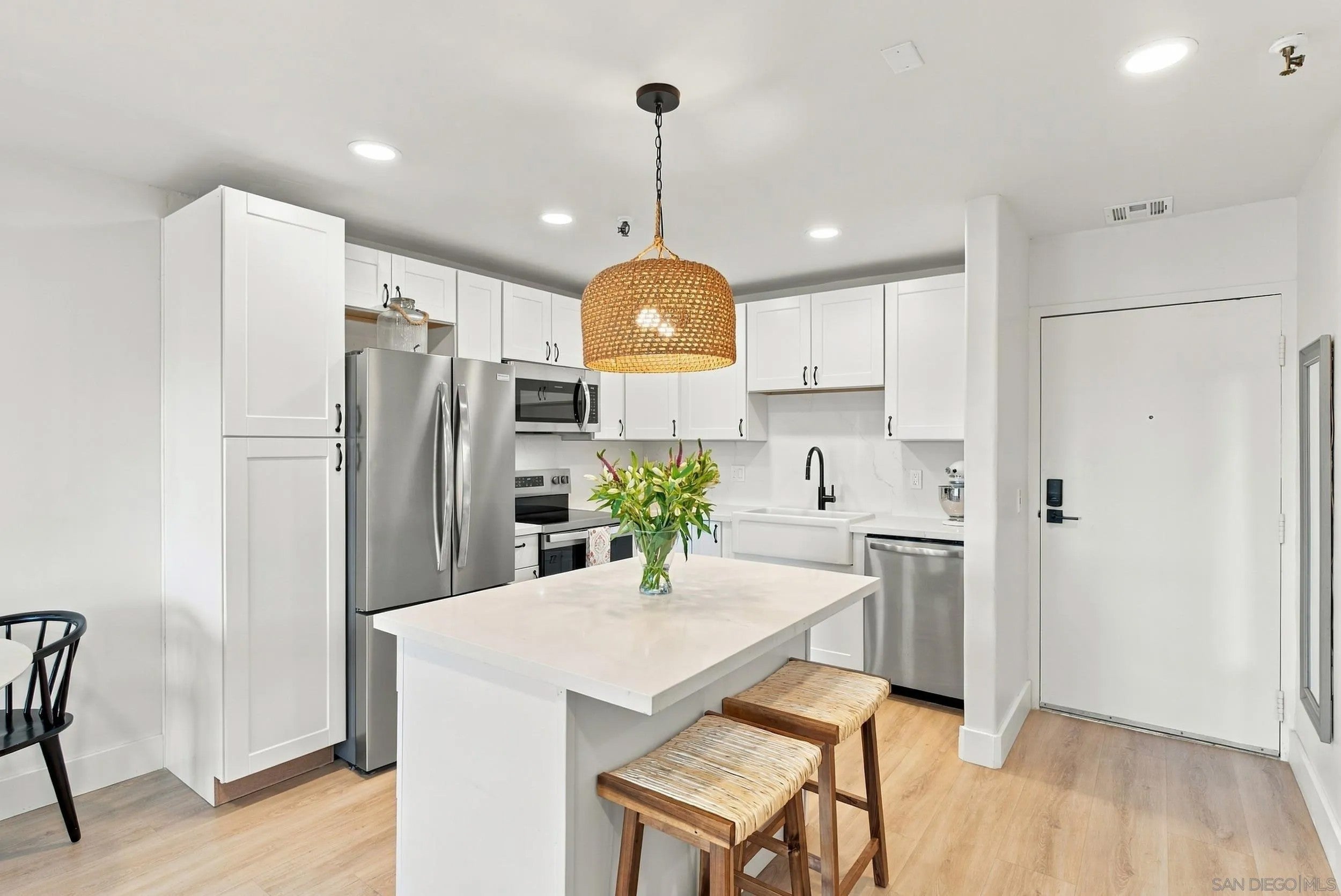 4015 Crown Point Dr 104