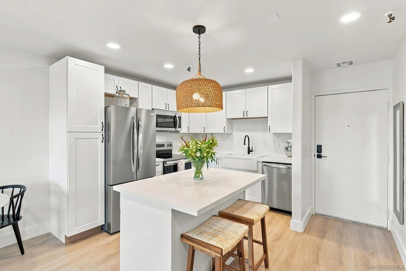 4015 Crown Point Dr 104