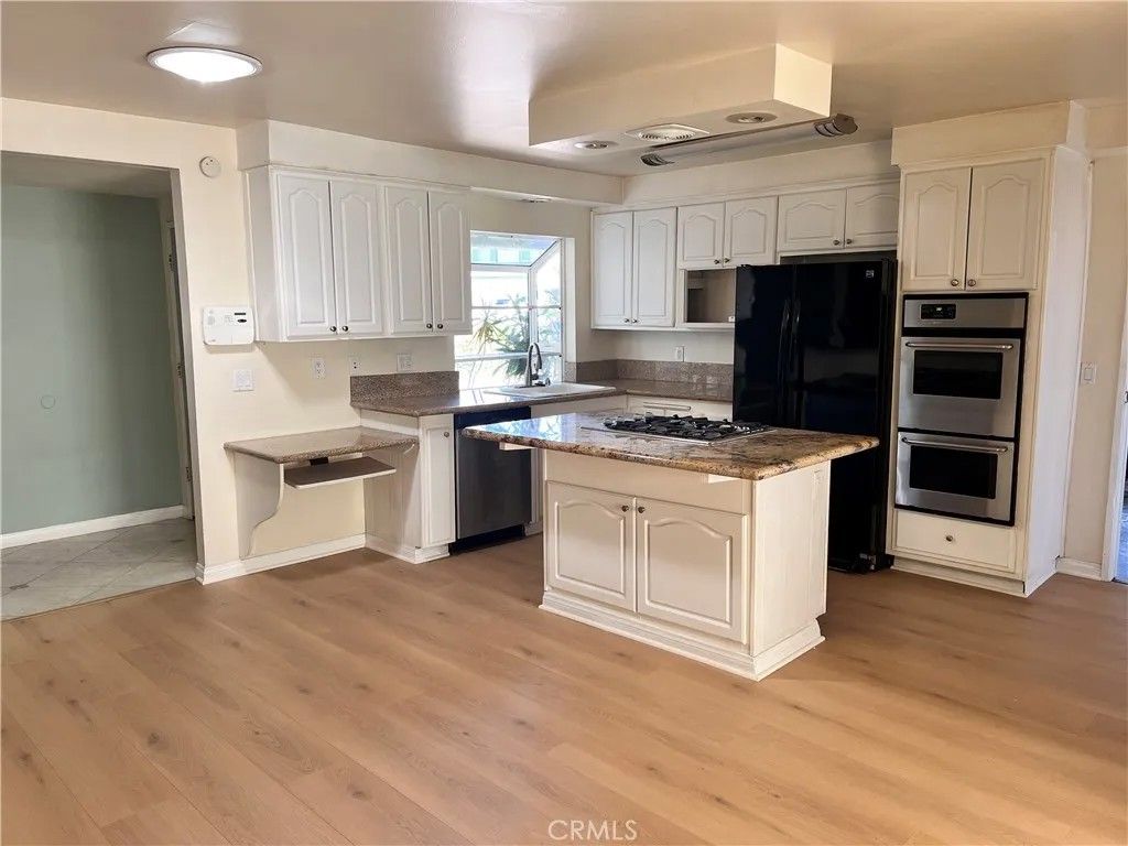 Photo of 10961 Key West, Porter Ranch, CA 91326 (MLS # SR26044565)