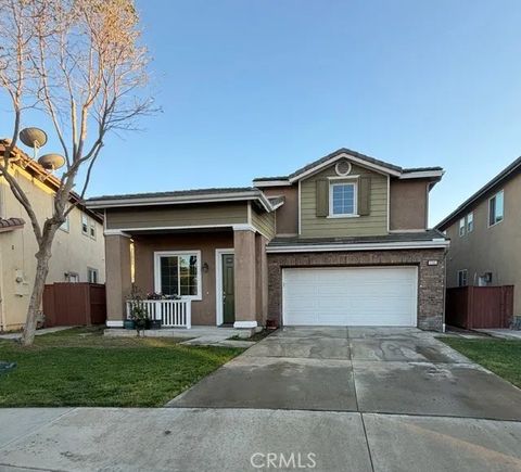 Photo of 106 Fernpine Ln, Pomona, CA 91767 (MLS # SR26055710)