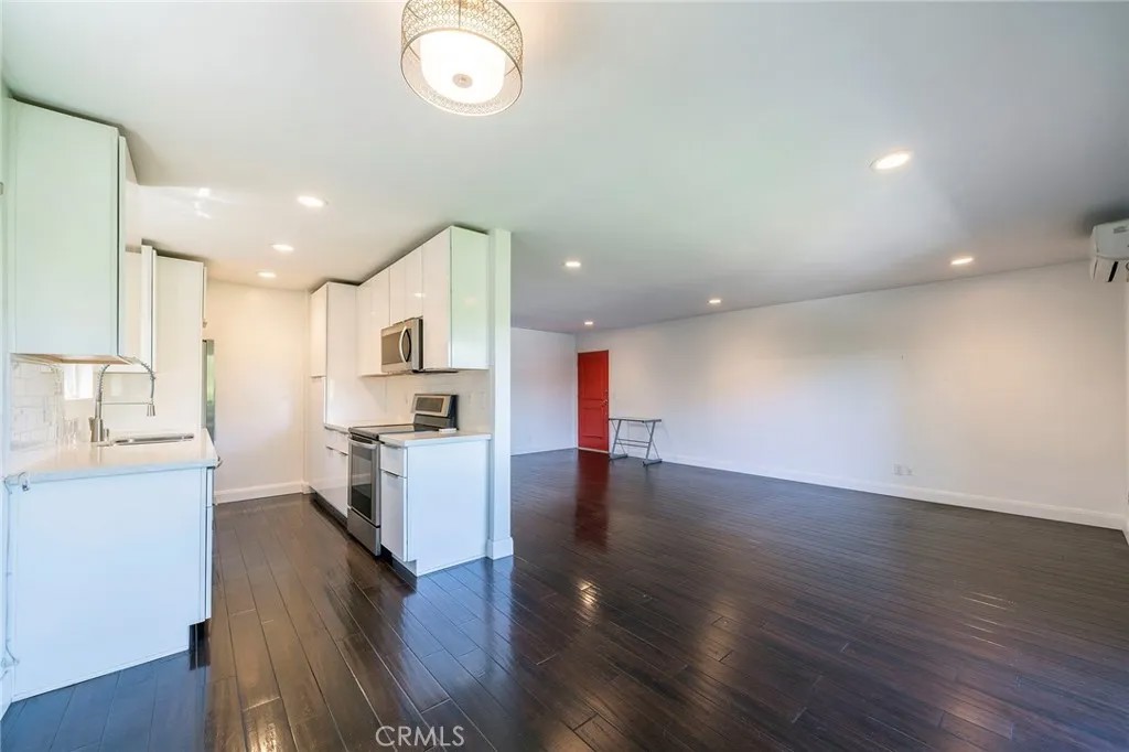 1601 Veteran Avenue