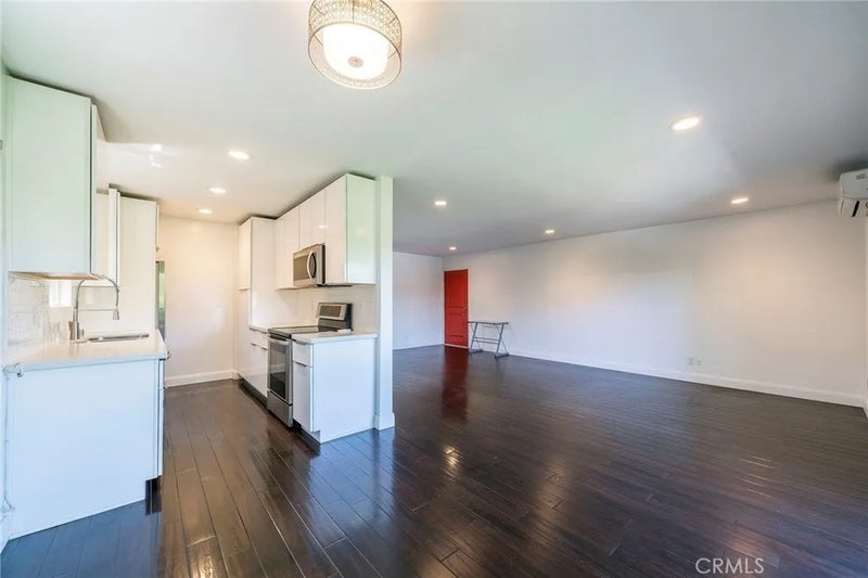 1601 Veteran Avenue