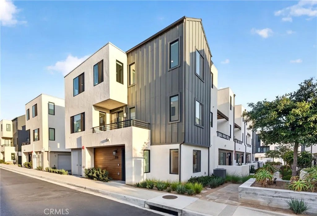 2131 Acara Circle