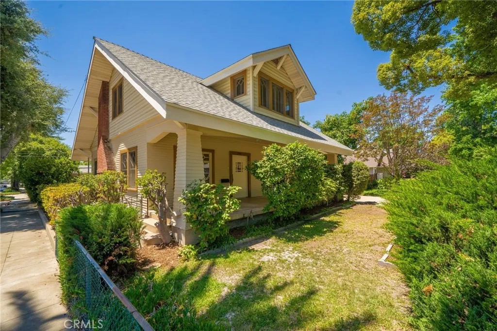 2382 Bonita Avenue