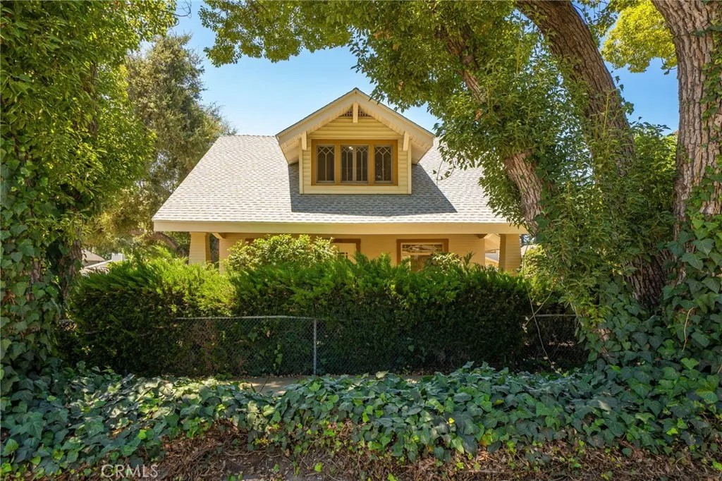 2382 Bonita Avenue