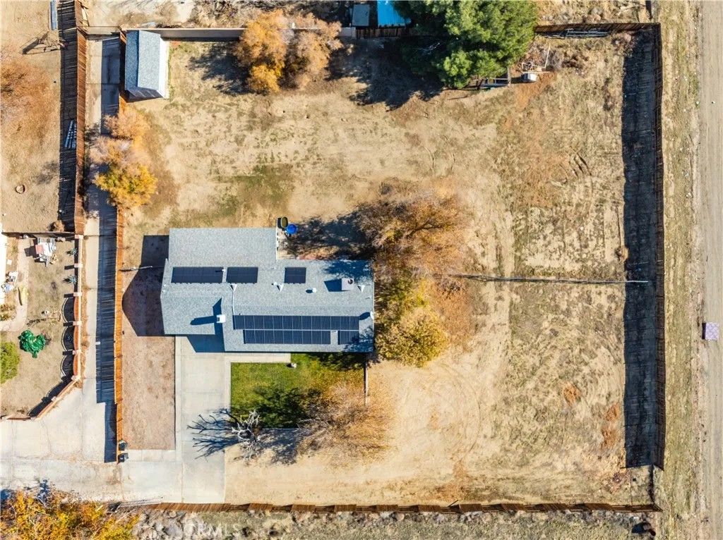 Photo of 17360 Valeport Ave, Lancaster, CA 93535 (MLS # SR25276517)