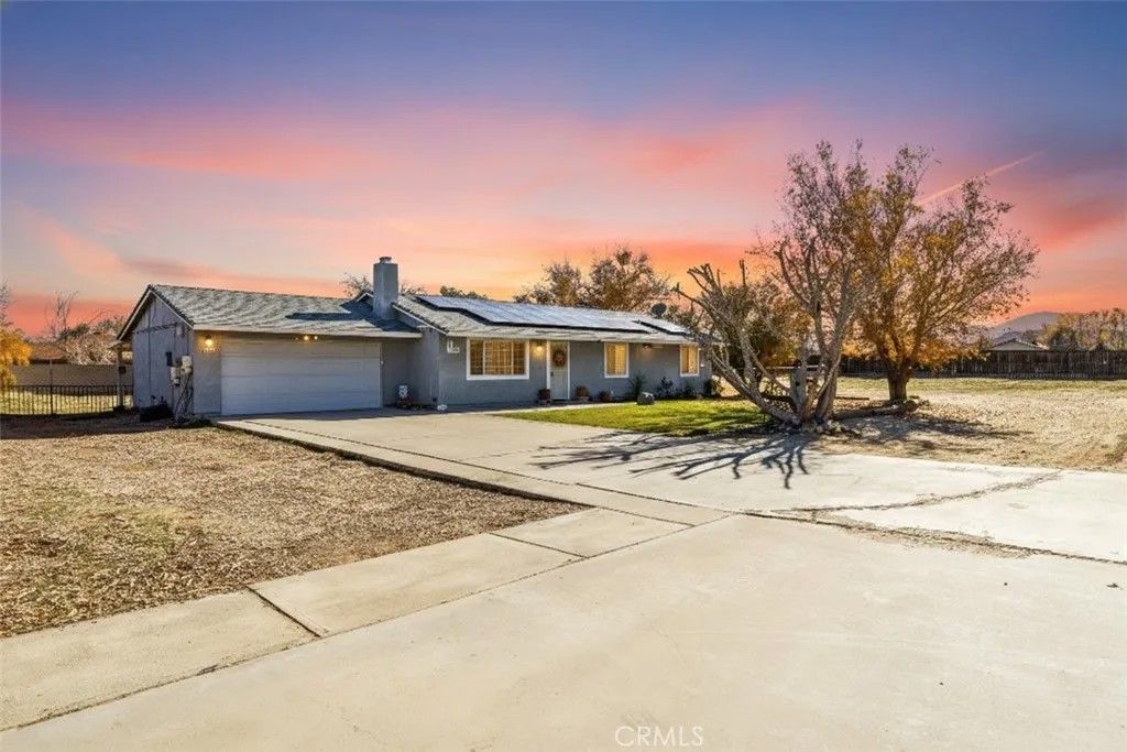 Photo of 17360 Valeport Ave, Lancaster, CA 93535 (MLS # SR25276517)