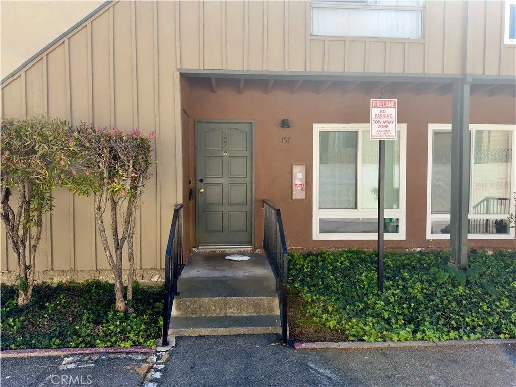 Photo of 1001 W Stevens Avenue, Santa Ana, CA 92707 (MLS # IG26068145)