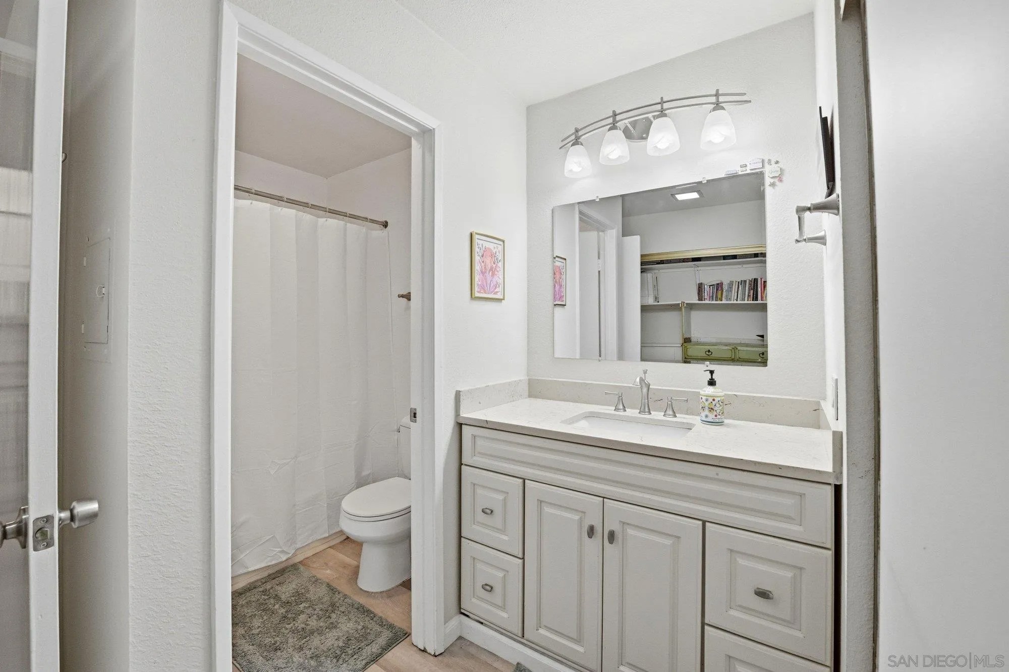 8019 Caminito De Pizza B