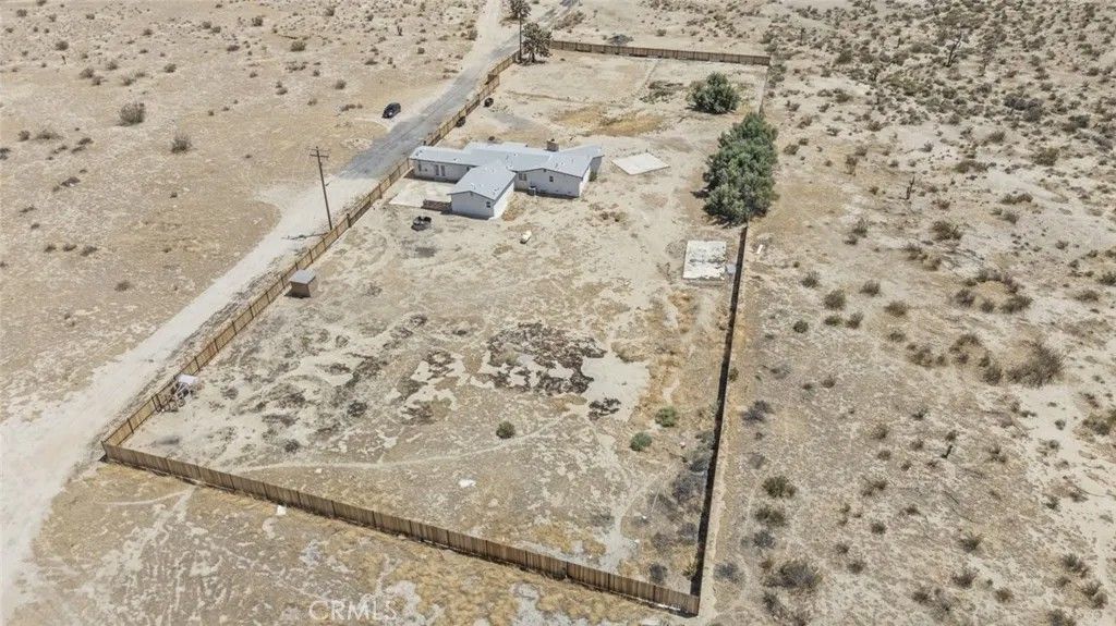 Photo of 18531 E Palmdale Boulevard, Palmdale, CA 93591 (MLS # SR25250095)