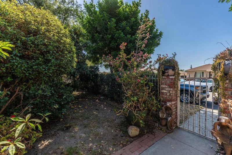 10435 Asher Street