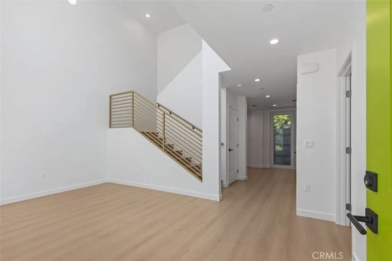 176 N Catalina Avenue 103
