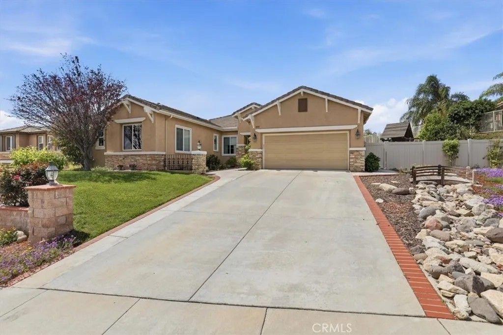 Photo of 41515 Grand View, Murrieta, CA 92562 (MLS # SW26071935)