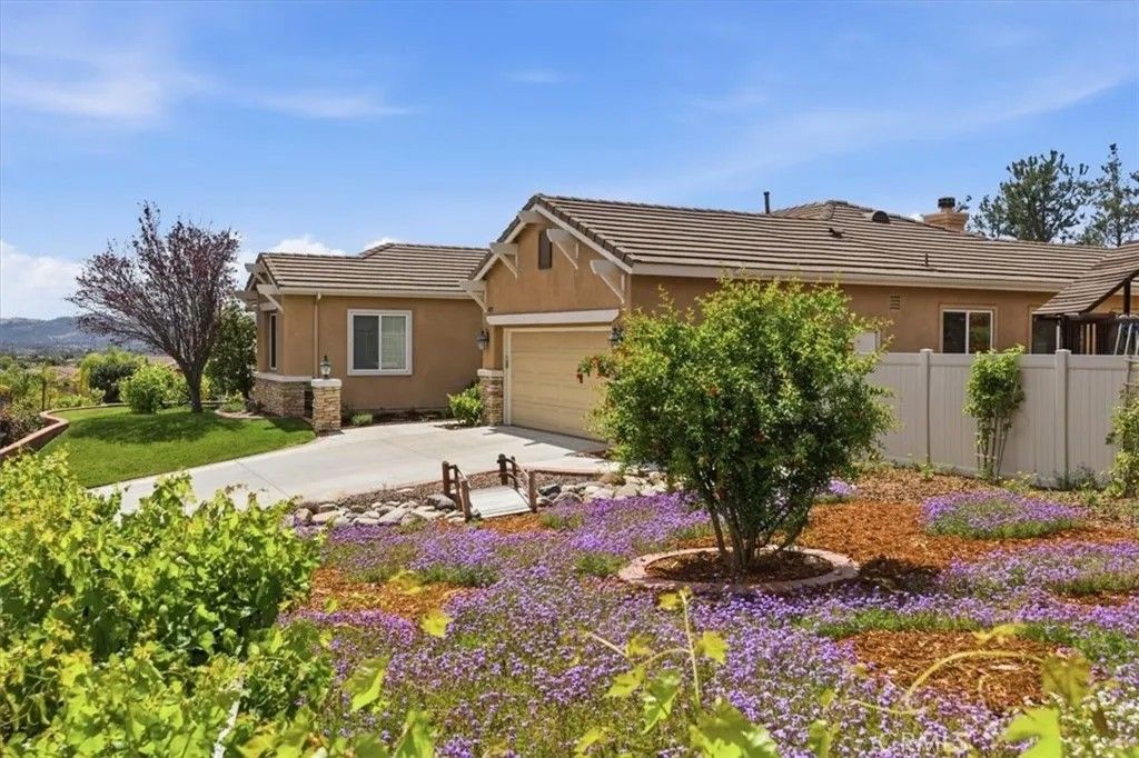 Photo of 41515 Grand View, Murrieta, CA 92562 (MLS # SW26071935)