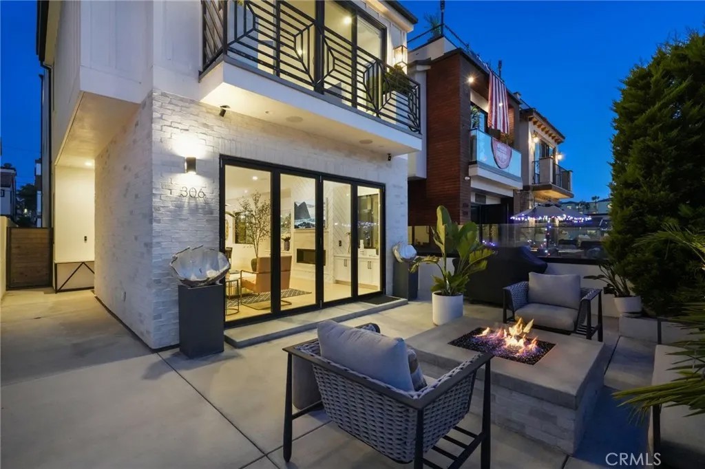 306 3rd Street
