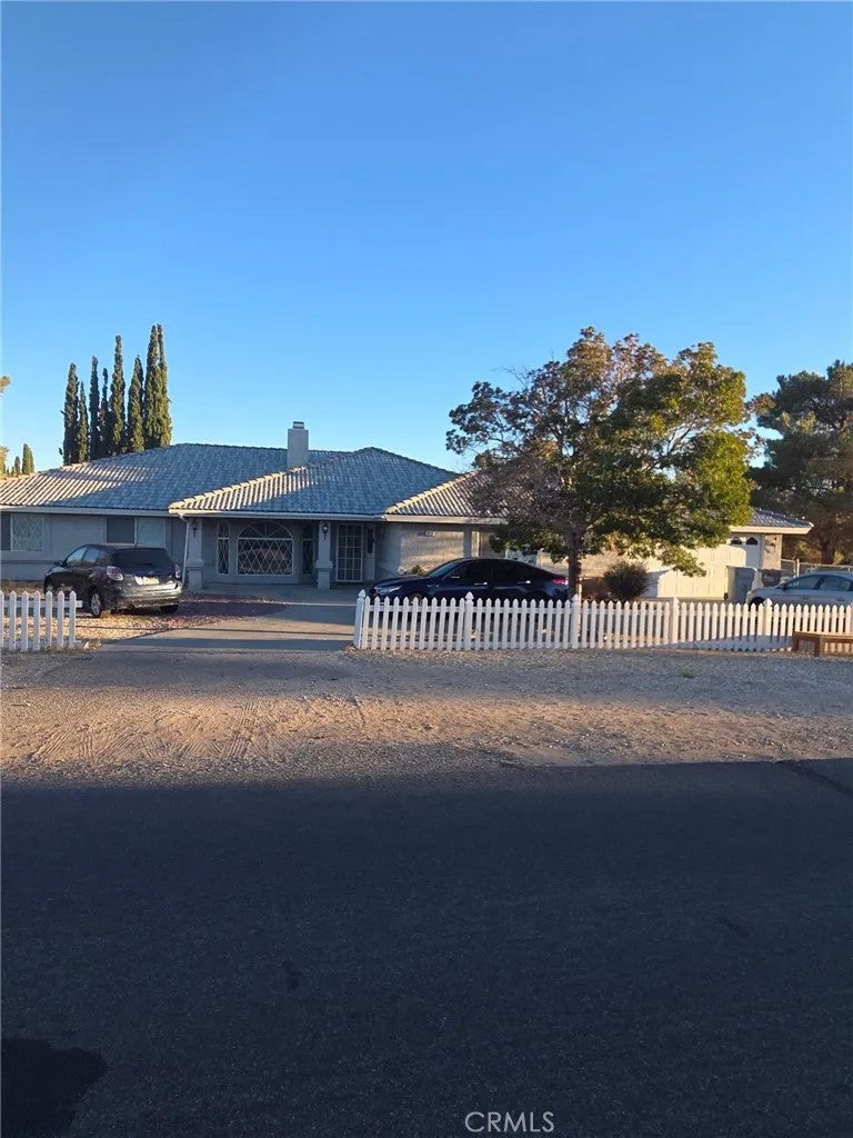 18296 Fairburn