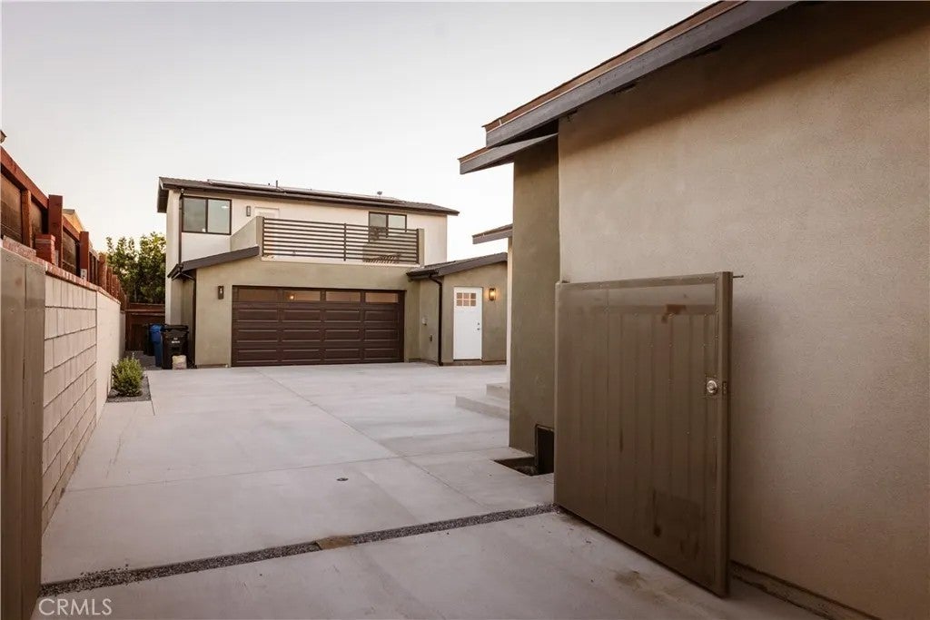 1558 W 214th Street