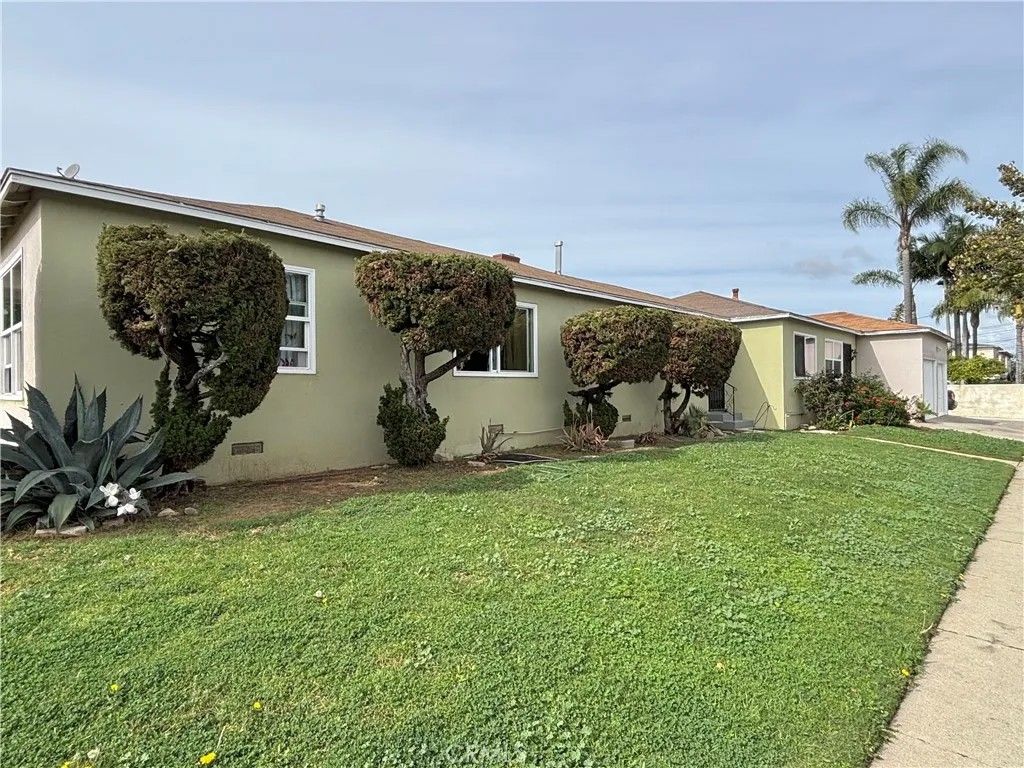 Photo of 11533 Truro Ave, Hawthorne, CA 90250 (MLS # SB26032870)