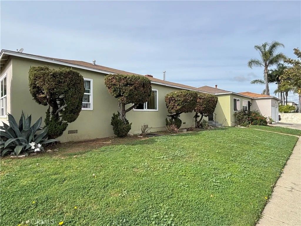 Photo of 11533 Truro Ave, Hawthorne, CA 90250 (MLS # SB26032870)