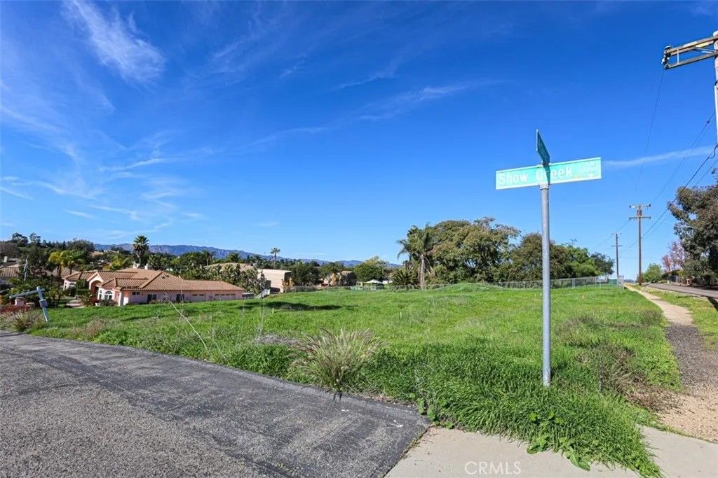 Photo of 1086 Snow Creek, Fallbrook, CA 92028 (MLS # OC25280558)