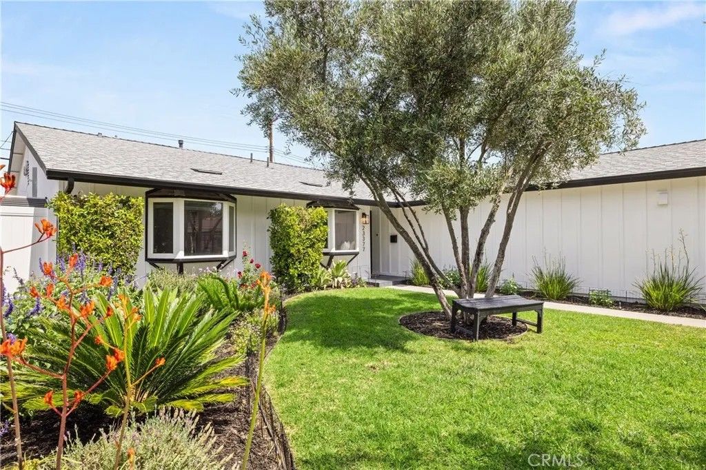 Photo of 23377 Friar St, Woodland Hills, CA 91367 (MLS # SR26077868)