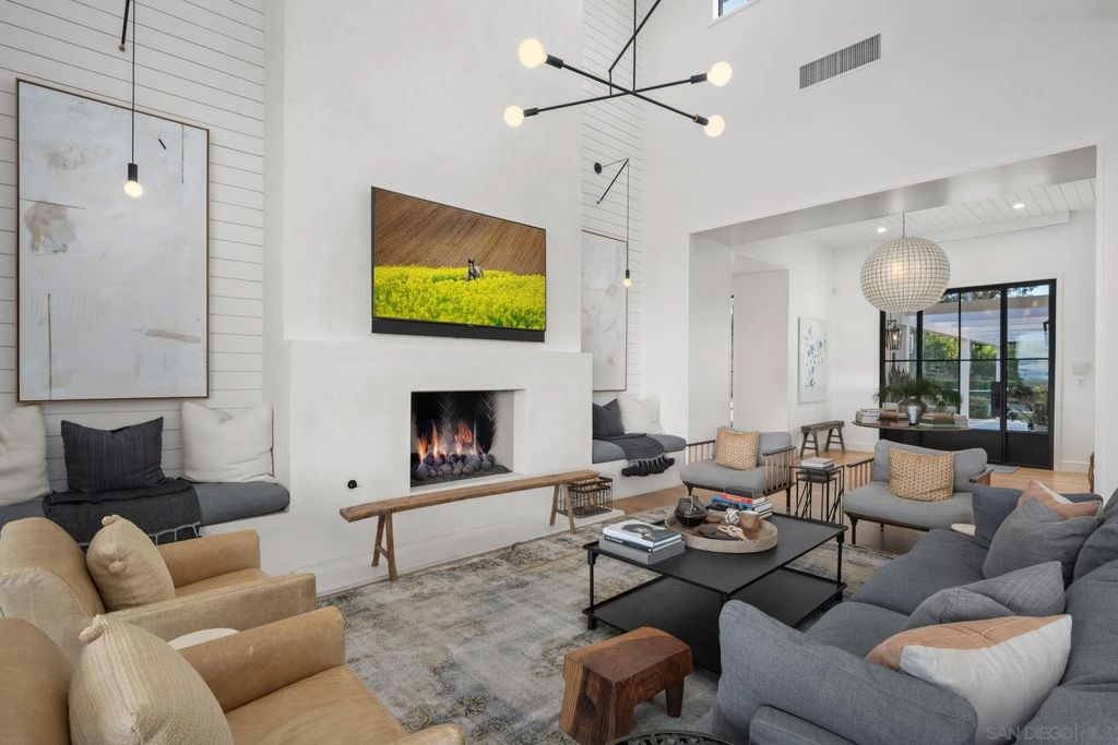 Photo of 15550 El Camino Real, Rancho Santa Fe, CA 92067 (MLS # 250045281)