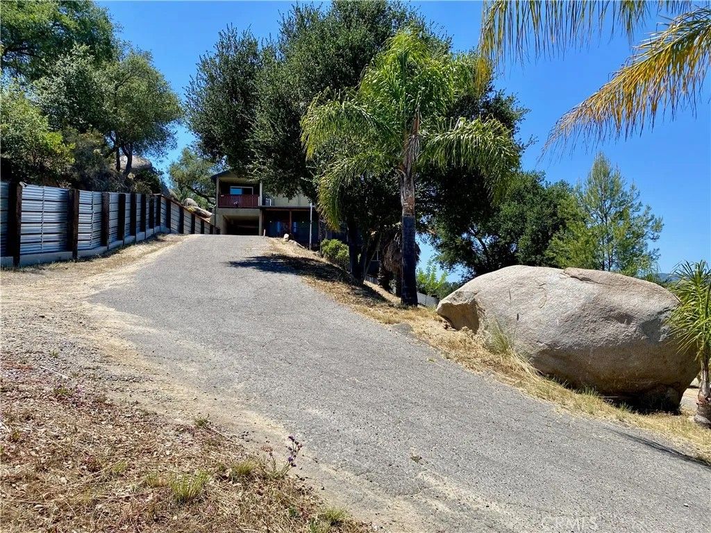 Photo of 2761 Joan LN, Fallbrook, CA 92028 (MLS # OC26111066)