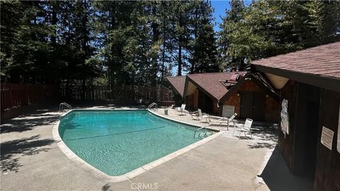 Tiny photo for 872 Sierra Vista Drive, Twin Peaks, CA 92391 (MLS # AR25267212)