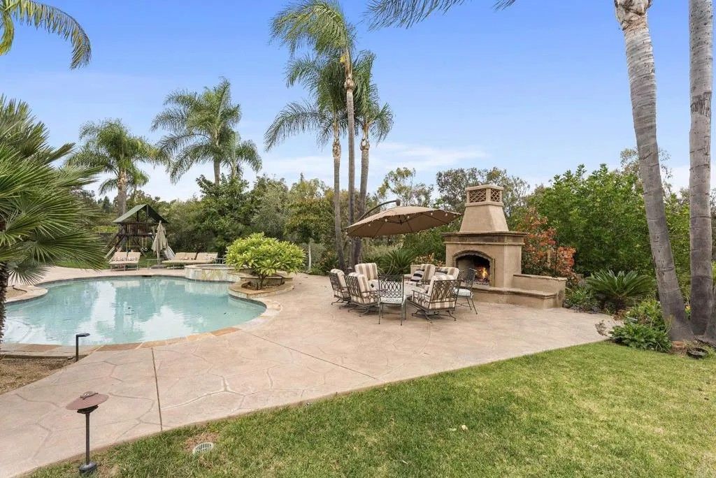 Photo of 7098 Via Monalex, Rancho Santa Fe, CA 92067 (MLS # NDP2600138)