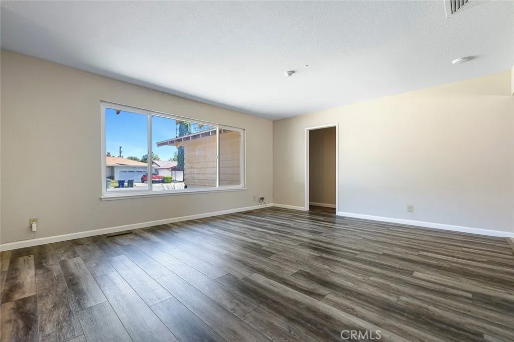 1122 Kensington Drive