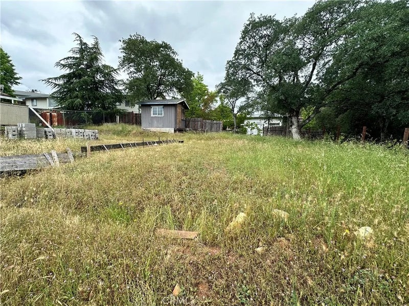 585 Lodgeview