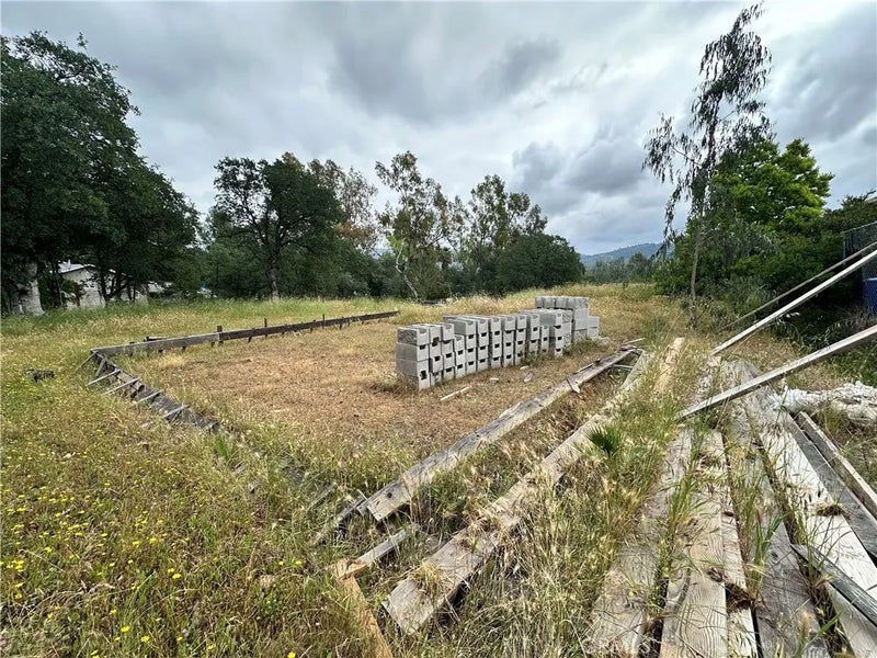 585 Lodgeview