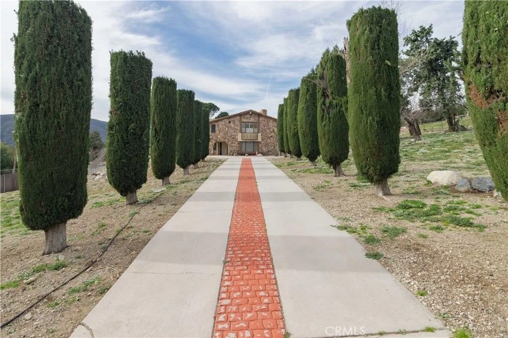 Photo of 750 Woodlawn Ave, San Bernardino, CA 92407 (MLS # IG25278797)