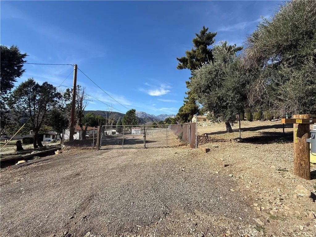 Photo of 750 Woodlawn Ave, San Bernardino, CA 92407 (MLS # IG25278797)