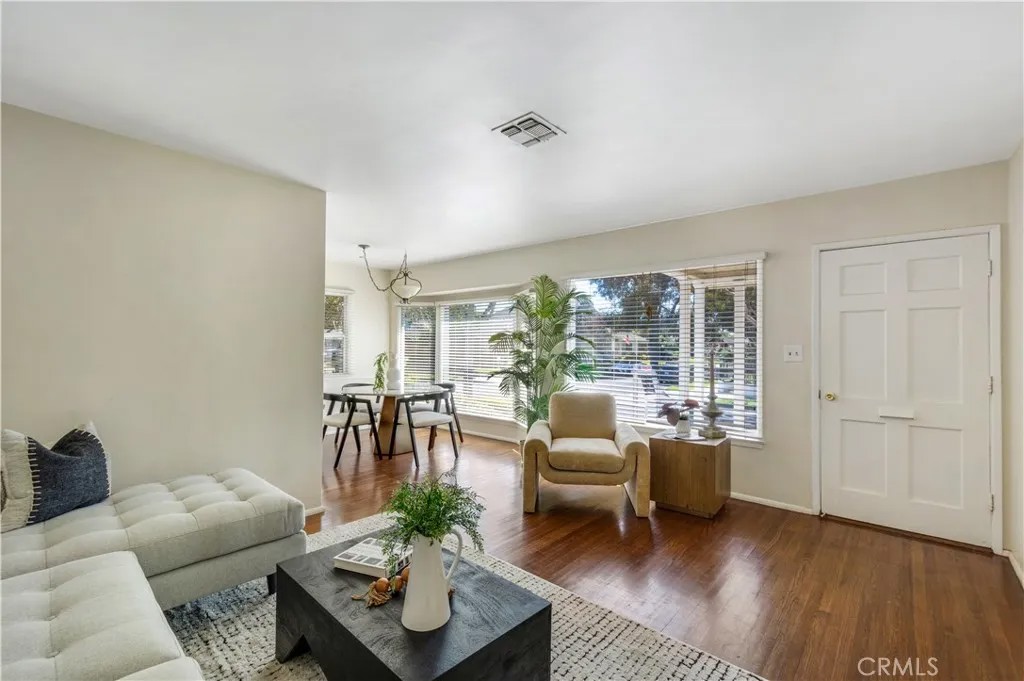 4228 Carfax