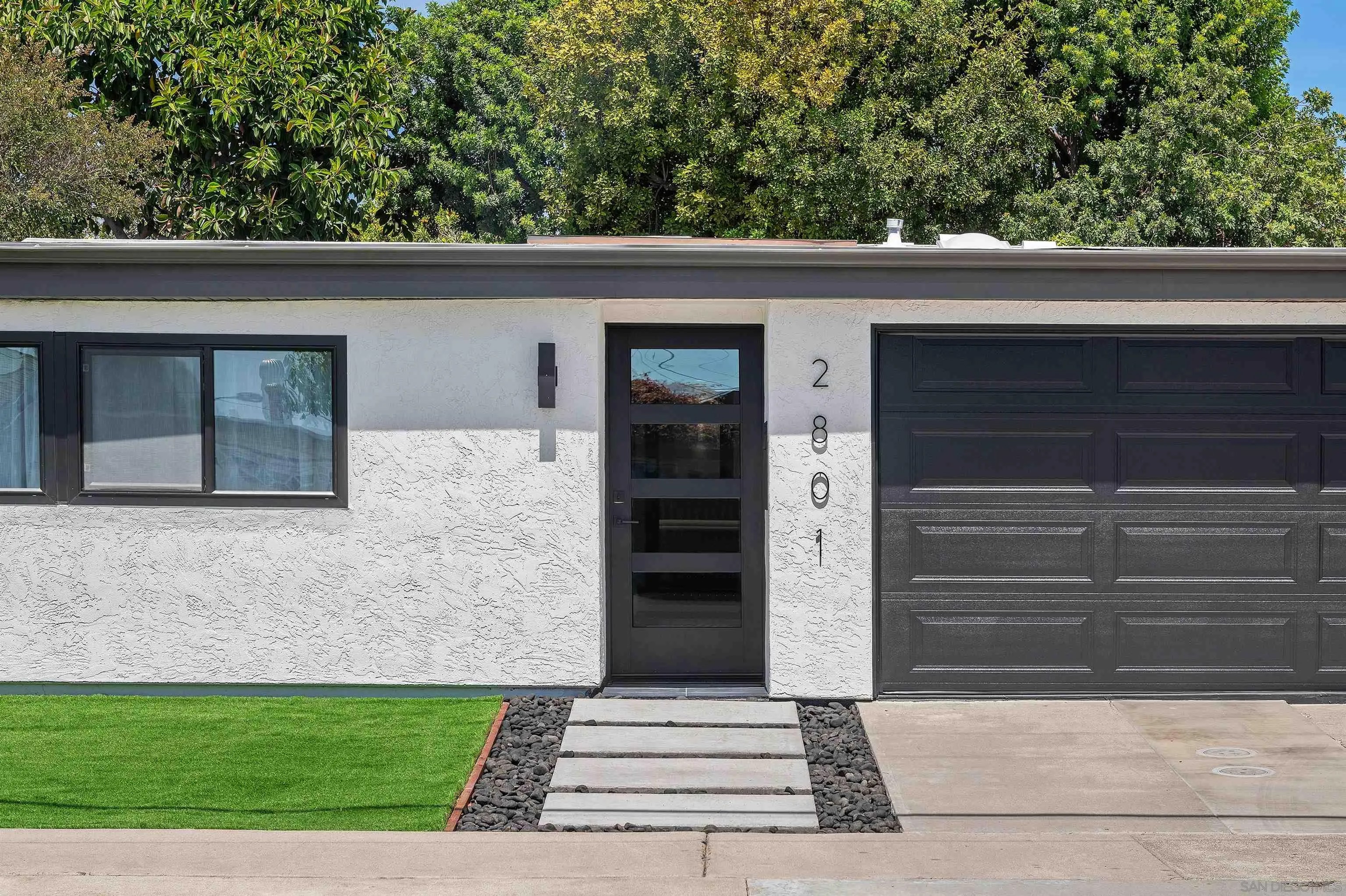 2801 Amulet St