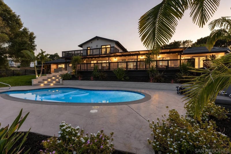 521 Rancho Camino