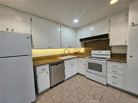 Tiny photo for 65 N Allen Avenue #220, Pasadena, CA 91106 (MLS # WS25247024)