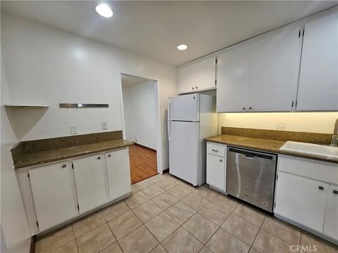 Tiny photo for 65 N Allen Avenue #220, Pasadena, CA 91106 (MLS # WS25247024)