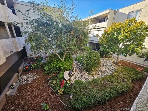 Tiny photo for 65 N Allen Avenue #220, Pasadena, CA 91106 (MLS # WS25247024)