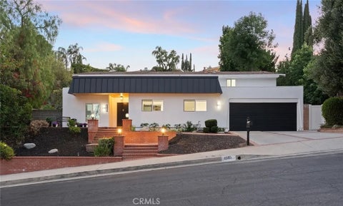 Photo of 5931 Maury Avenue, Woodland Hills, CA 91367 (MLS # SR26147043)