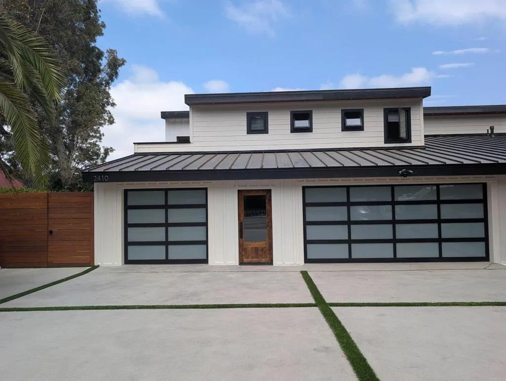 2410 La Costa Ave