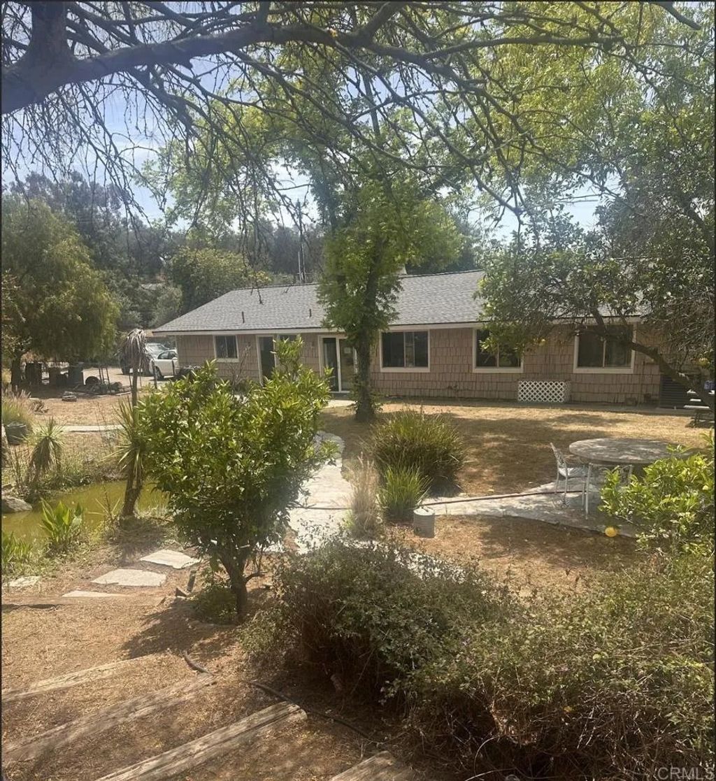 Photo of 2758 Kauana Loa Dr, Escondido, CA 92029 (MLS # NDP2511403)