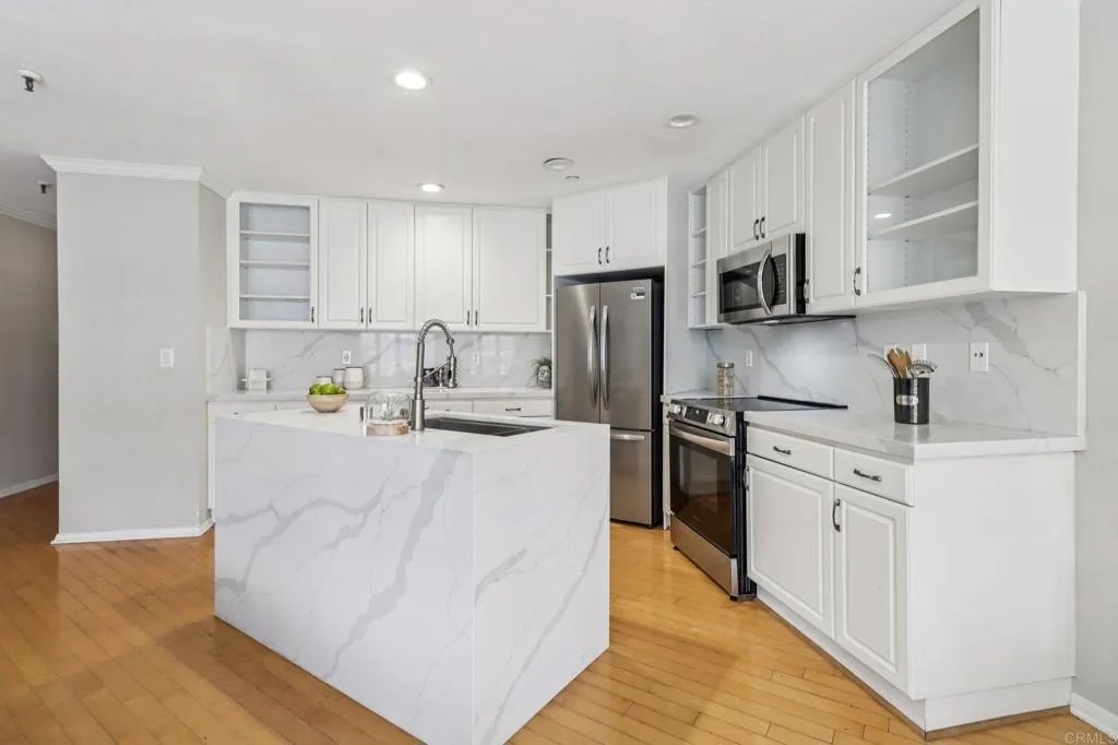 1640 10th Avenue 407
