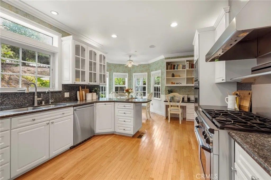 Photo of 3352 Via Zara, Fallbrook, CA 92028 (MLS # ND25187625)