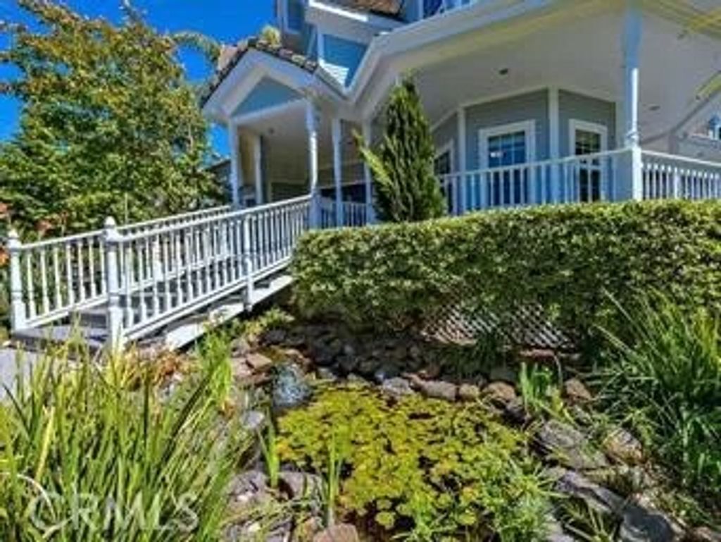 Photo of 3352 Via Zara, Fallbrook, CA 92028 (MLS # ND25187625)