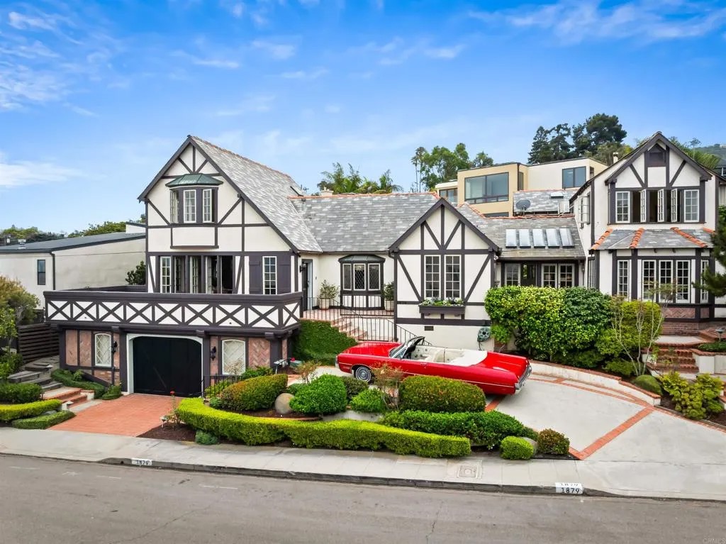 1879 Viking Way