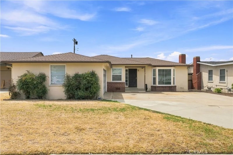 868 James Place